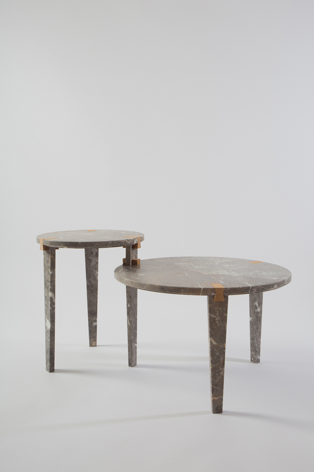 Marbre-Gris_des_Ardennes-Anthony_Cognaux-Modular_Table-detail_The-Minerallist-Claisse_architecture-Merbes_Sprimont-Vitry-1