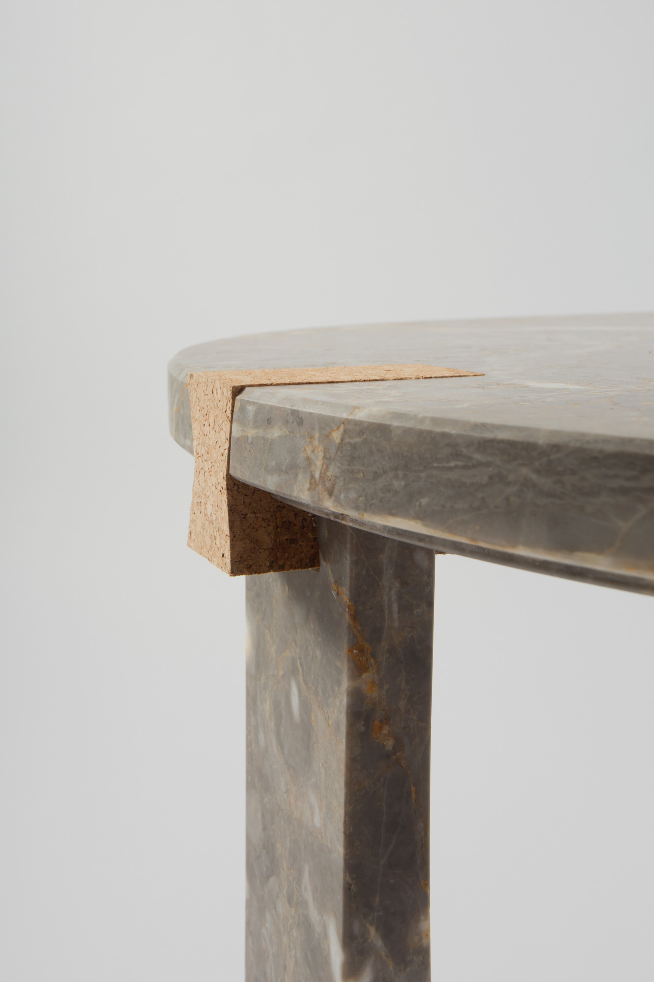 Marbre-Gris_des_Ardennes-Anthony_Cognaux-Modular_Table-detail_The-Minerallist-Claisse_architecture