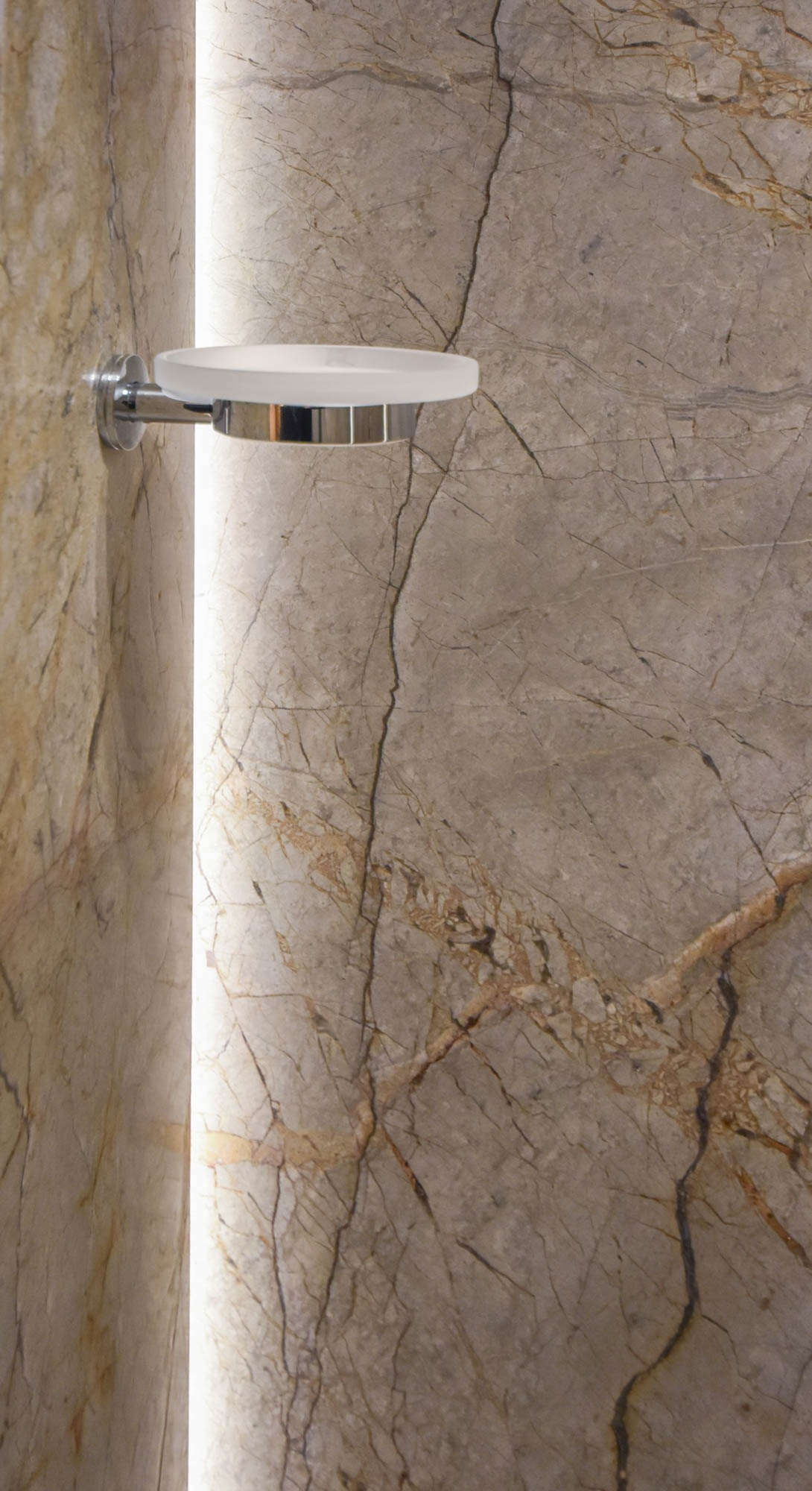 Marbre-Mystic_Grey-Anthony_Cognaux-The_mineralist-detail