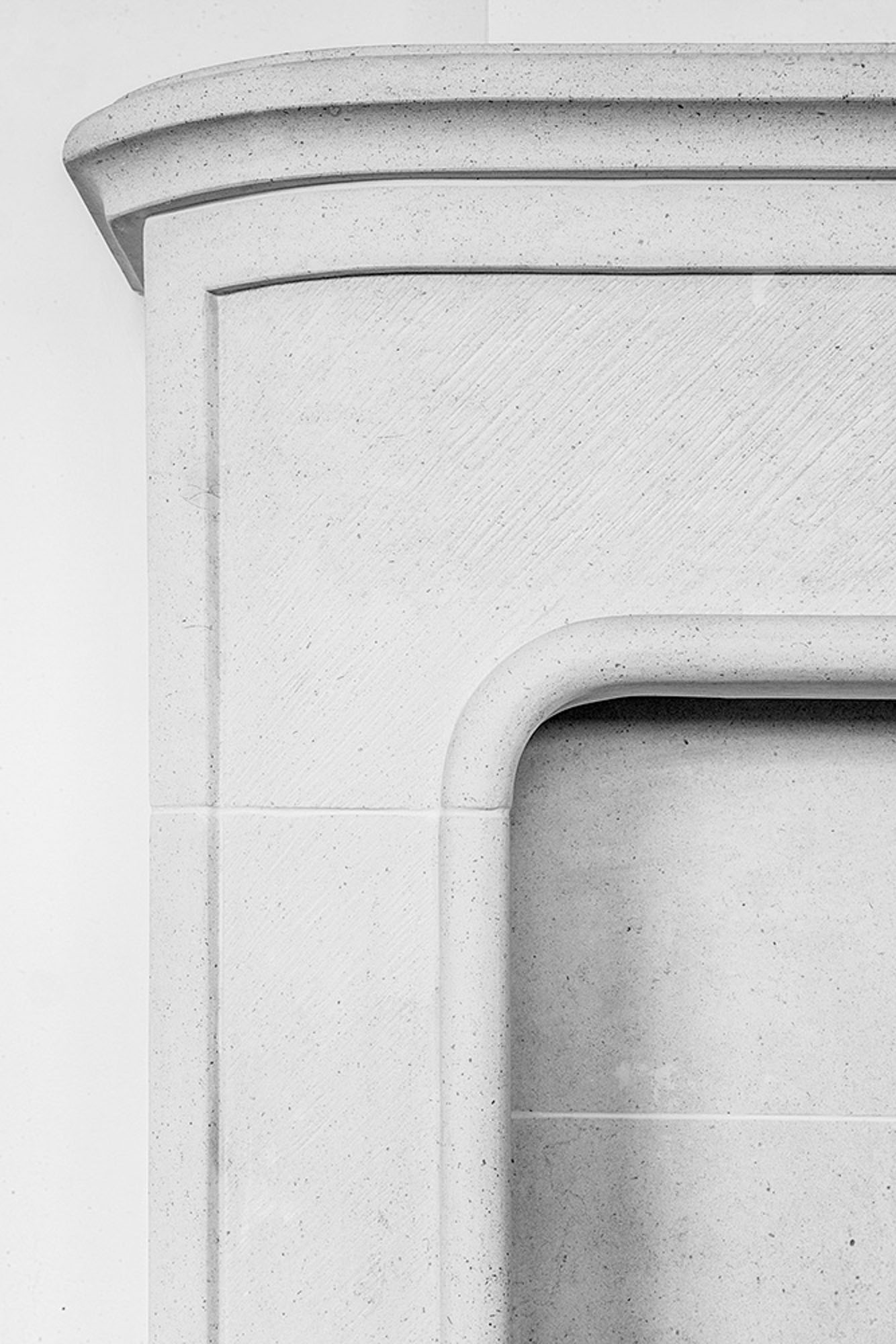 NB-Cheminee-Pierre_de_France-Moulure-de_style-Feux_ouvert-DesignStone-The_Mineralist-Anthony_Cognaux